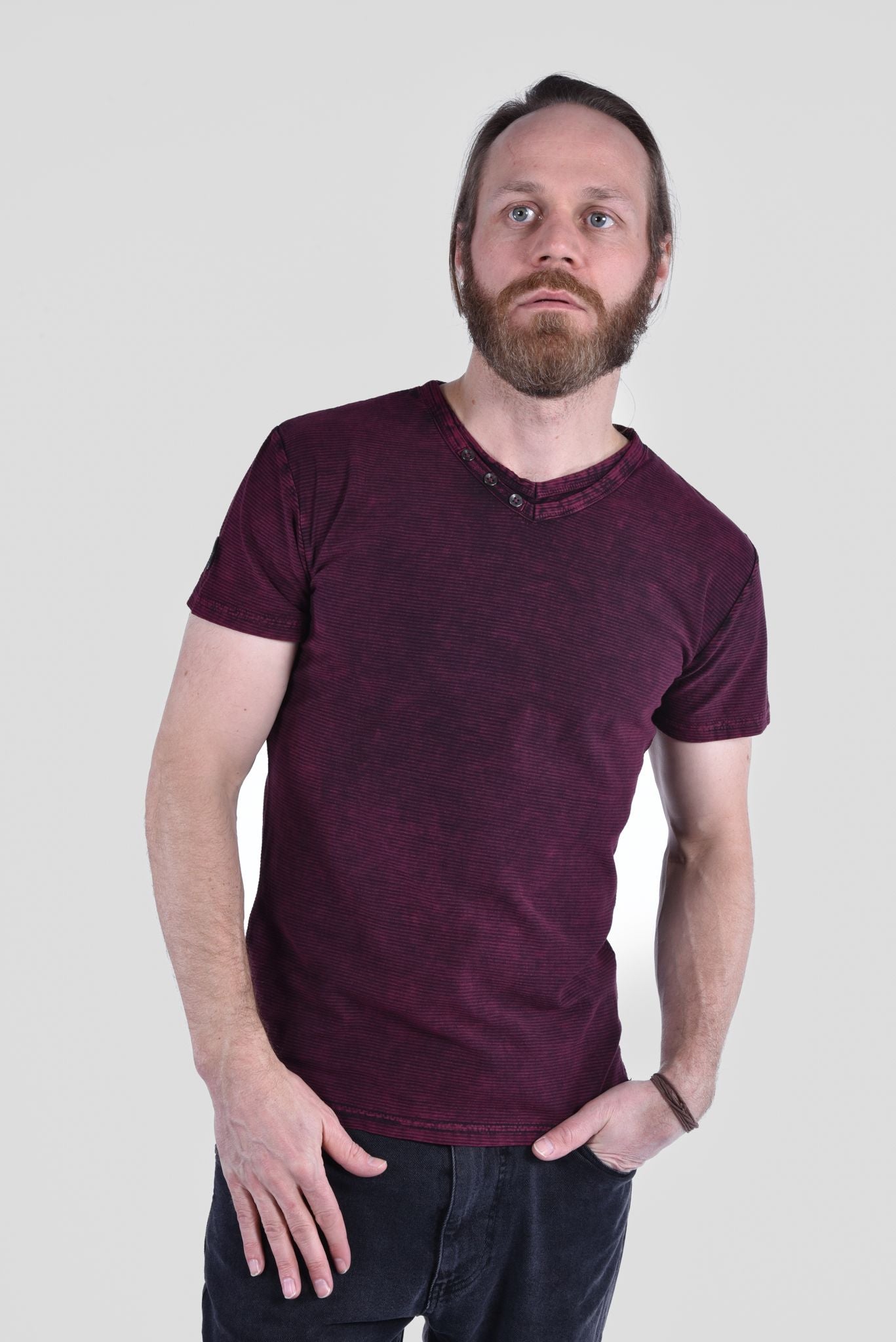 Noah T-Shirt v-neck