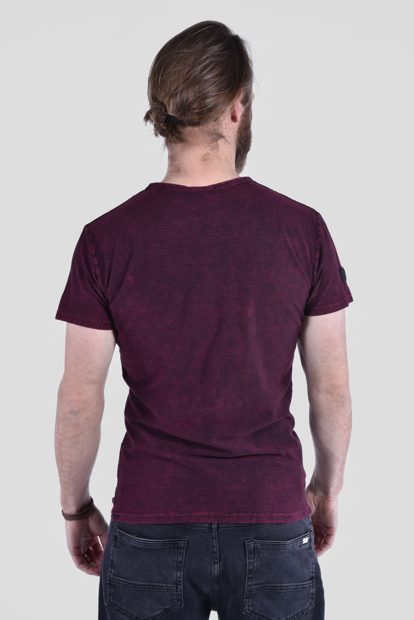 Noah T-Shirt v-neck