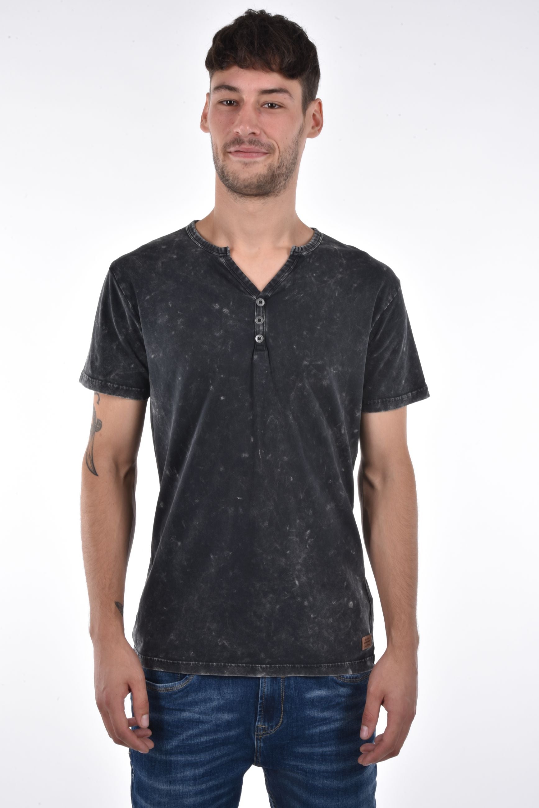 Brody T-Shirt special neck