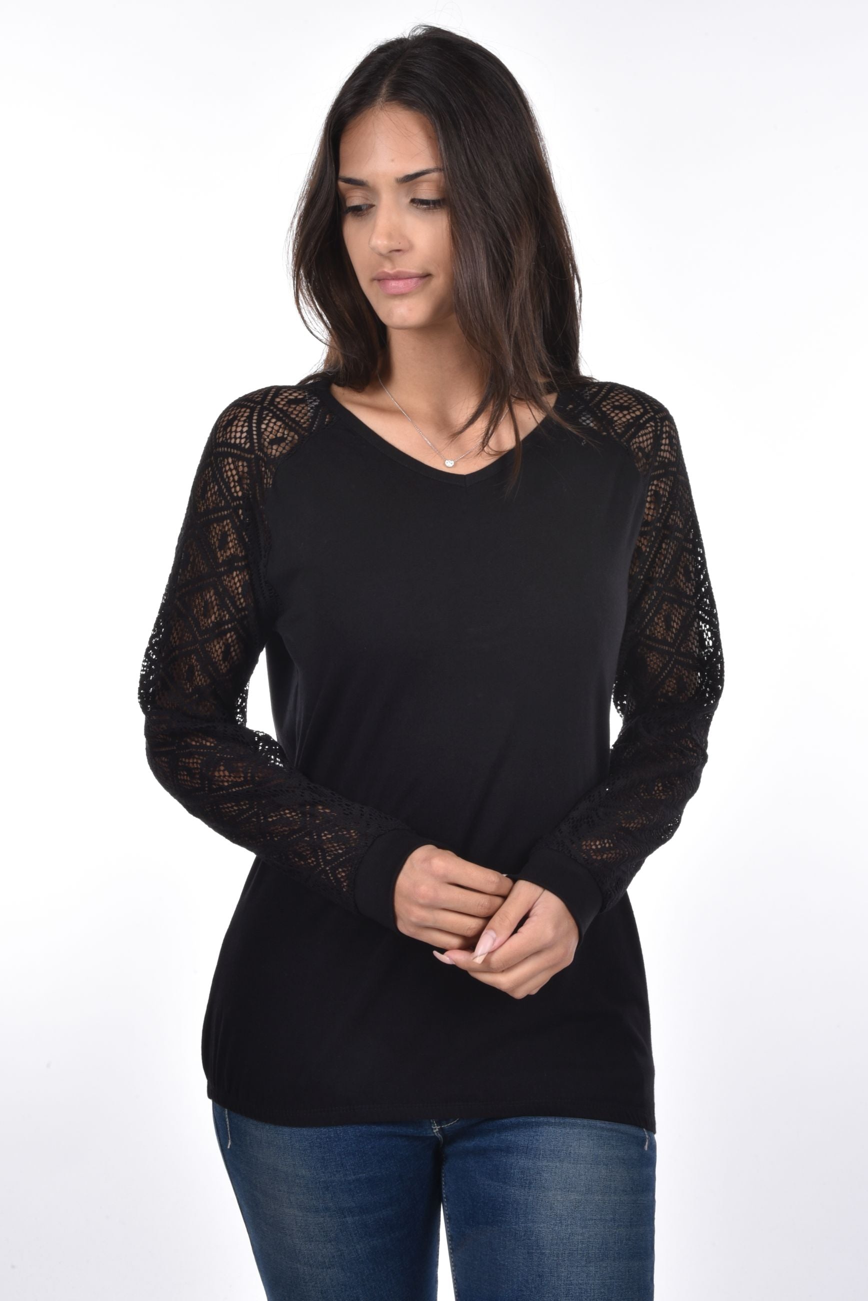 Noelle T-Shirt lace sleeves