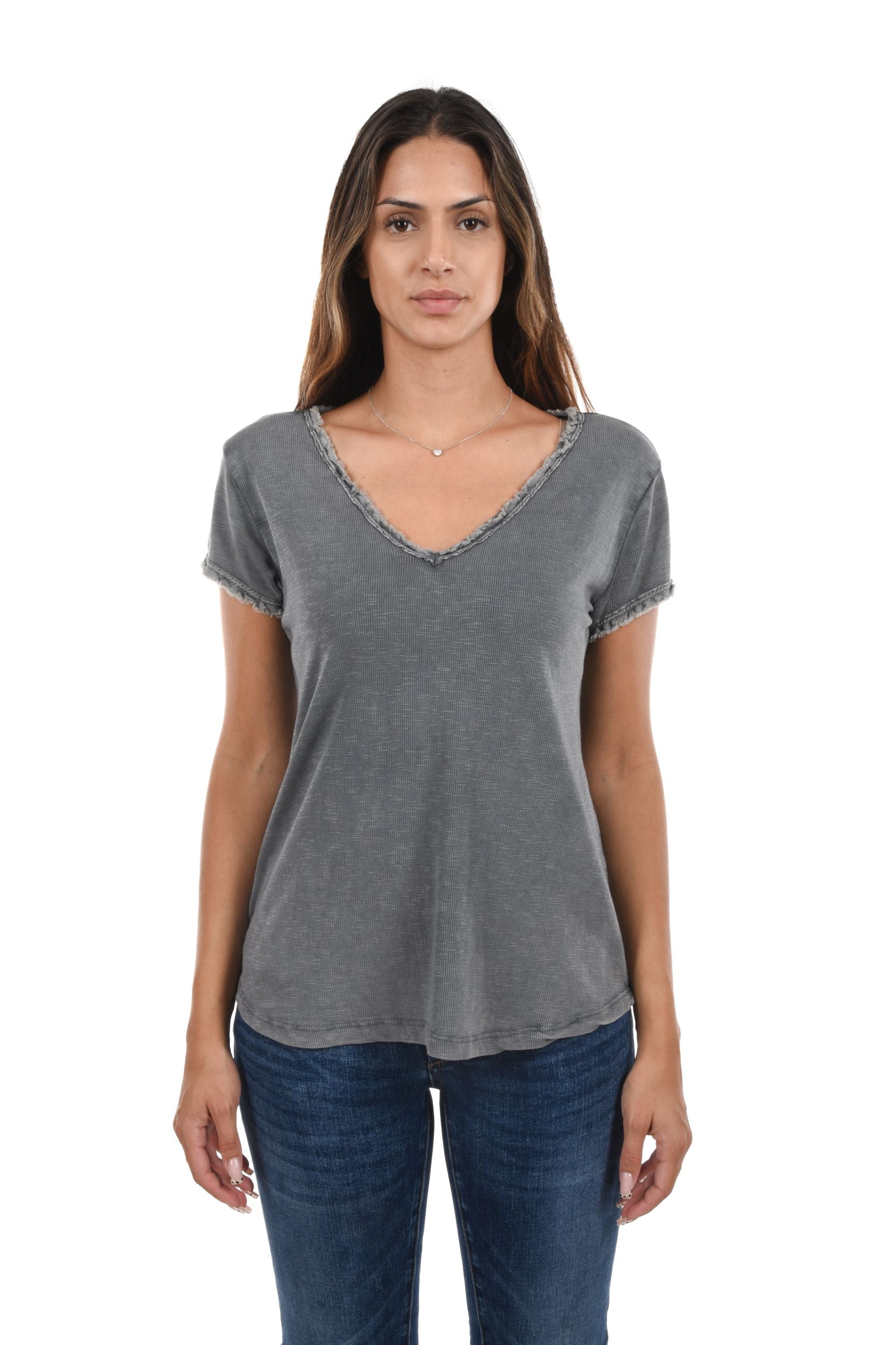 Essence T-Shirt V-Neck