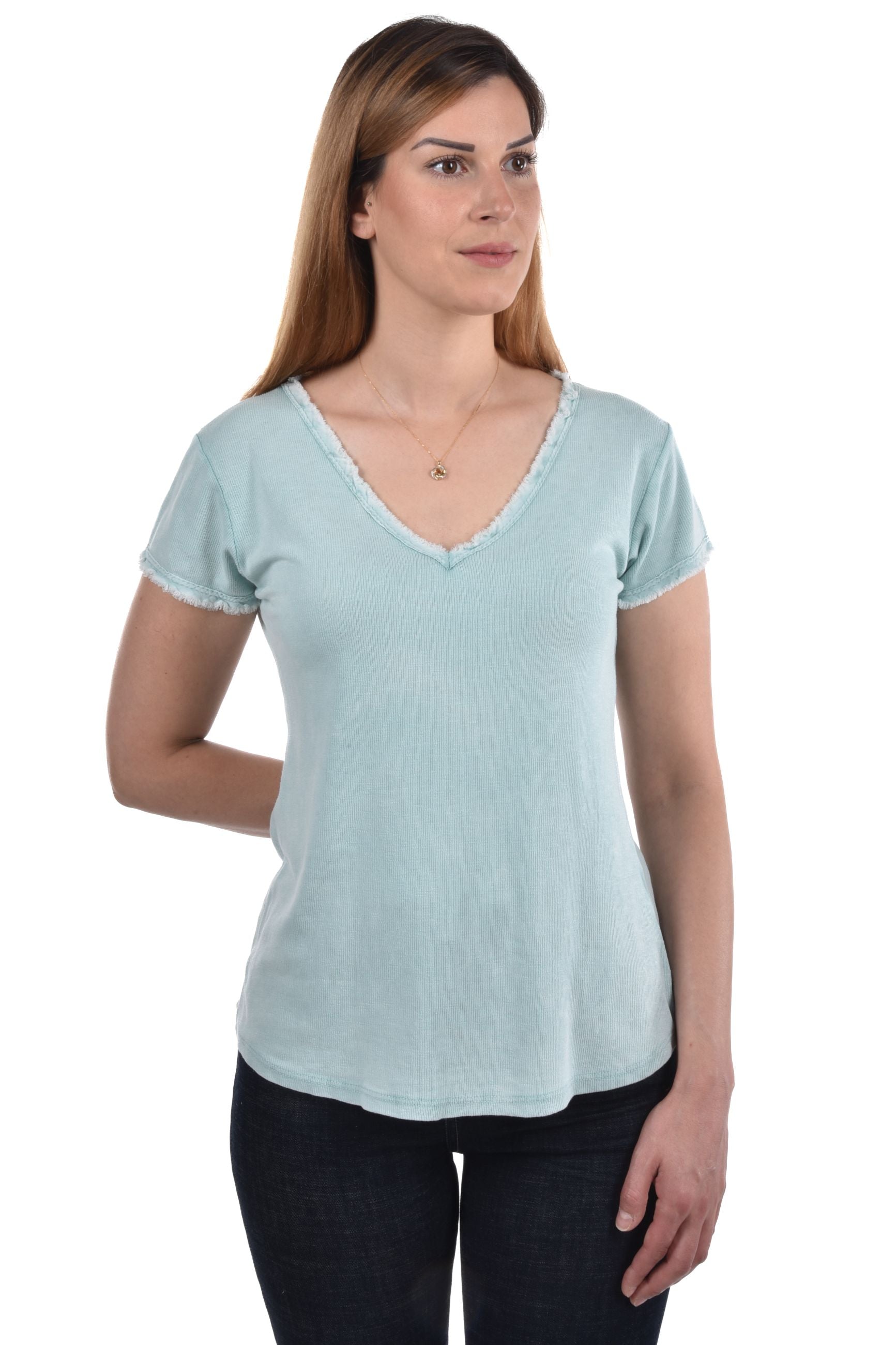 Essence T-Shirt V-Neck