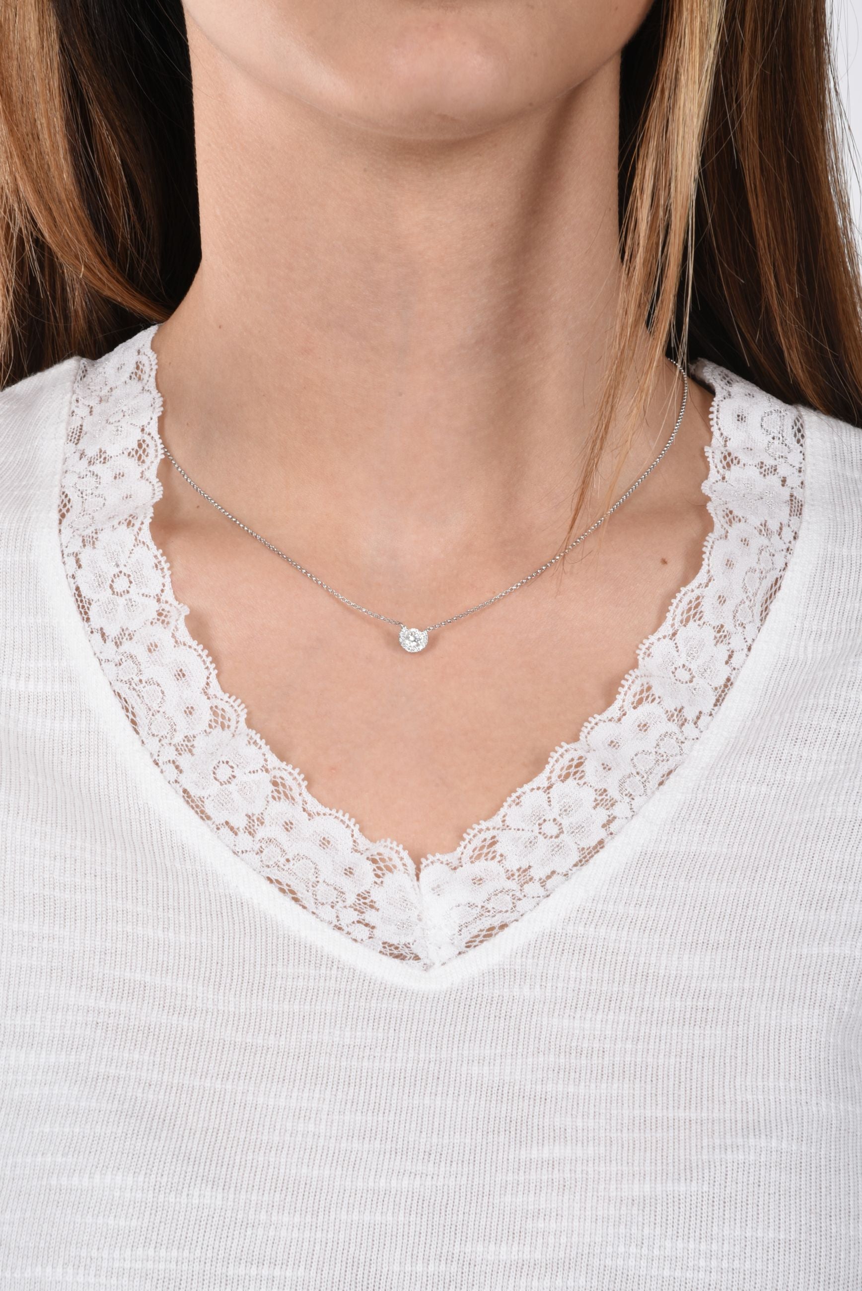 Tamina T-Shirt V-Neck & lace