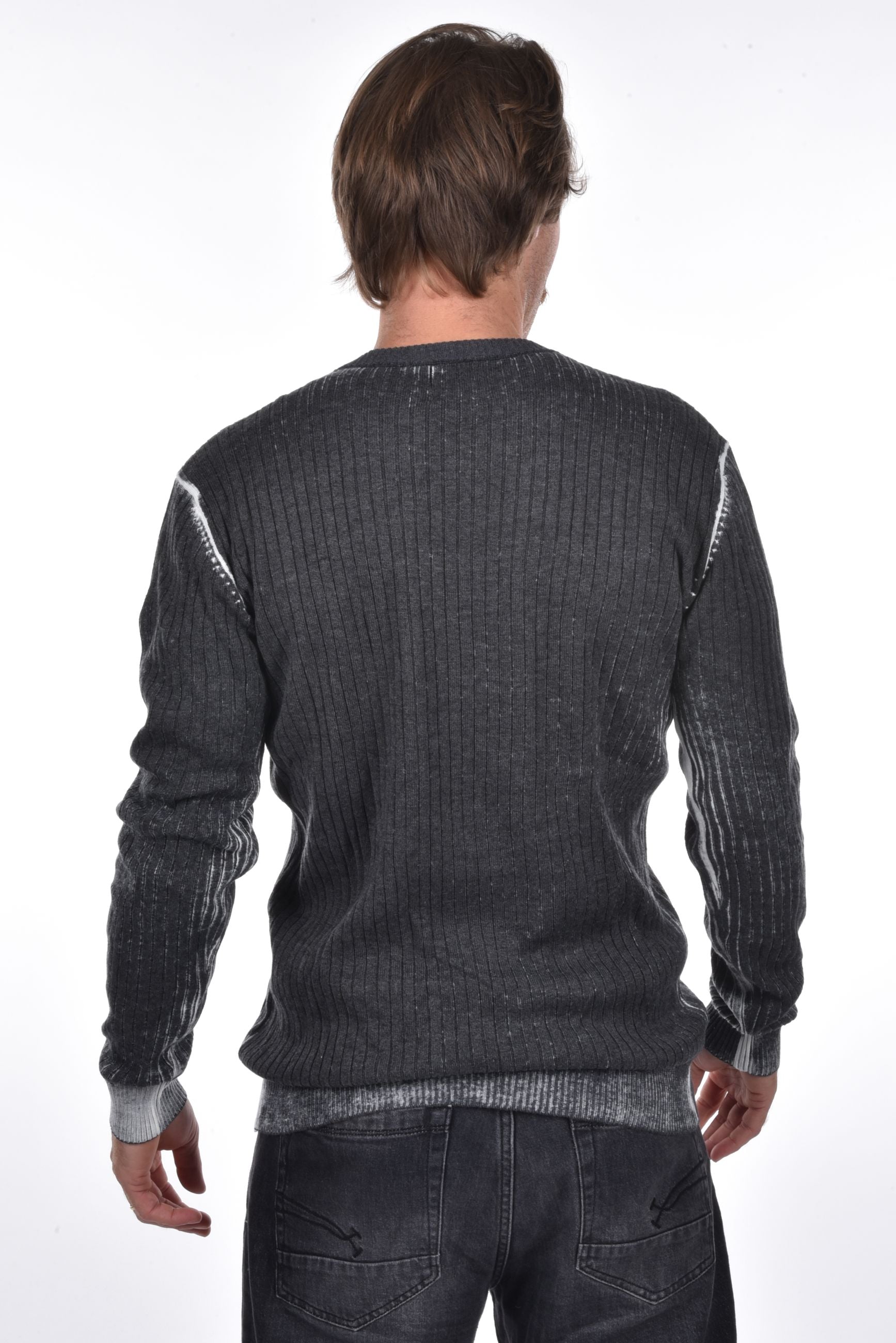 Chambers Pullover round neck sprayed