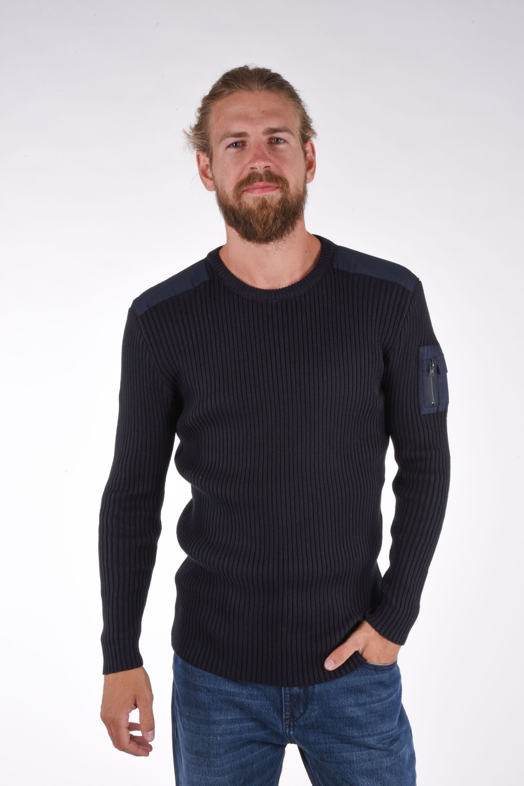 Catcher Pullover shoulder trimming