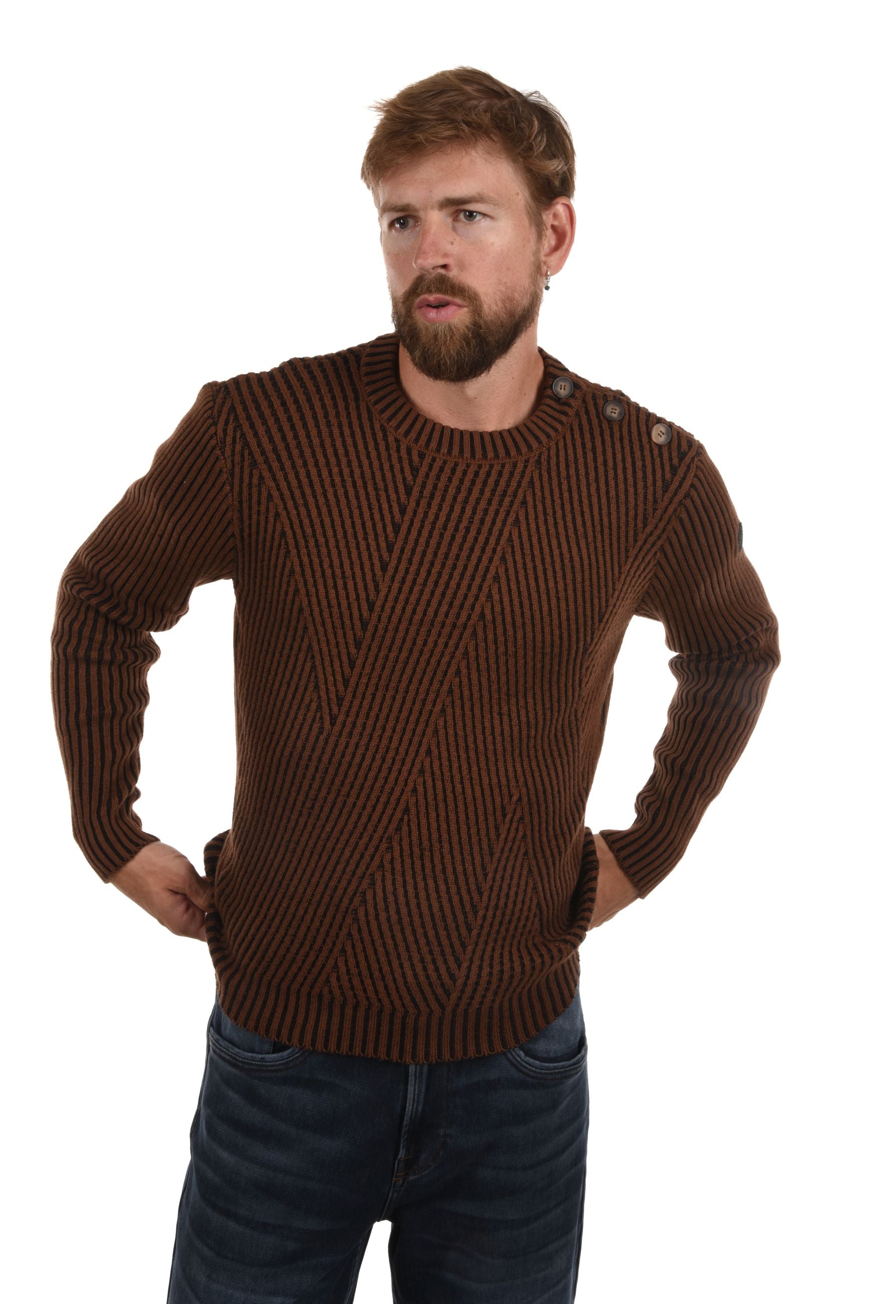 Cardiff Pullover buttons