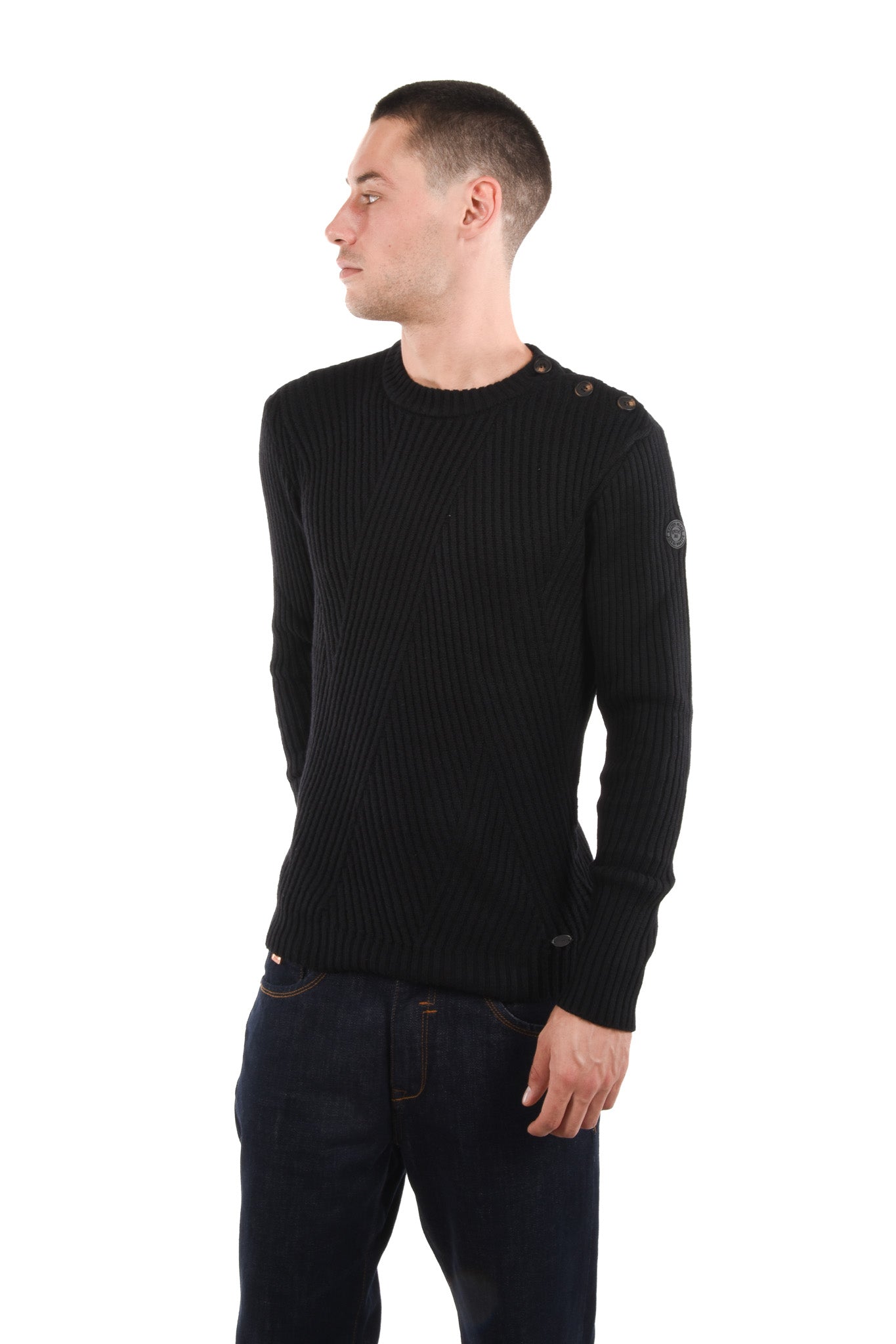 Cardiff Pullover buttons