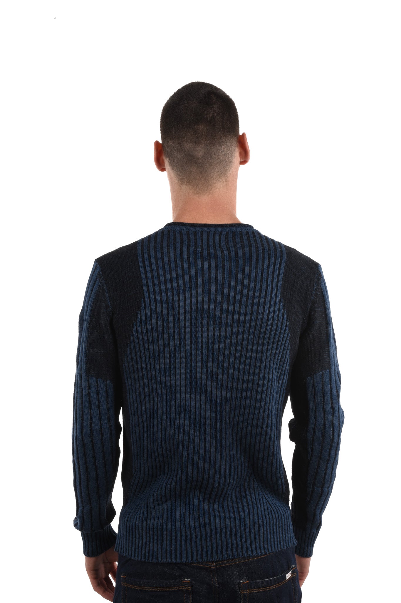 Chamonix Pullover strings