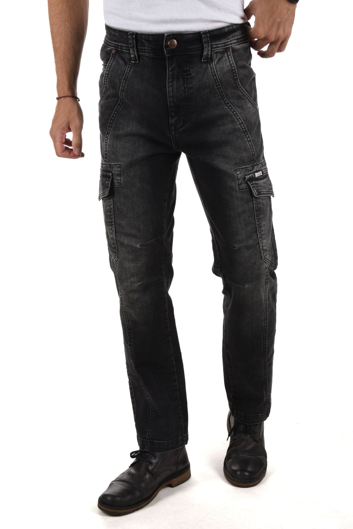 Edmond Relaxed Fit black