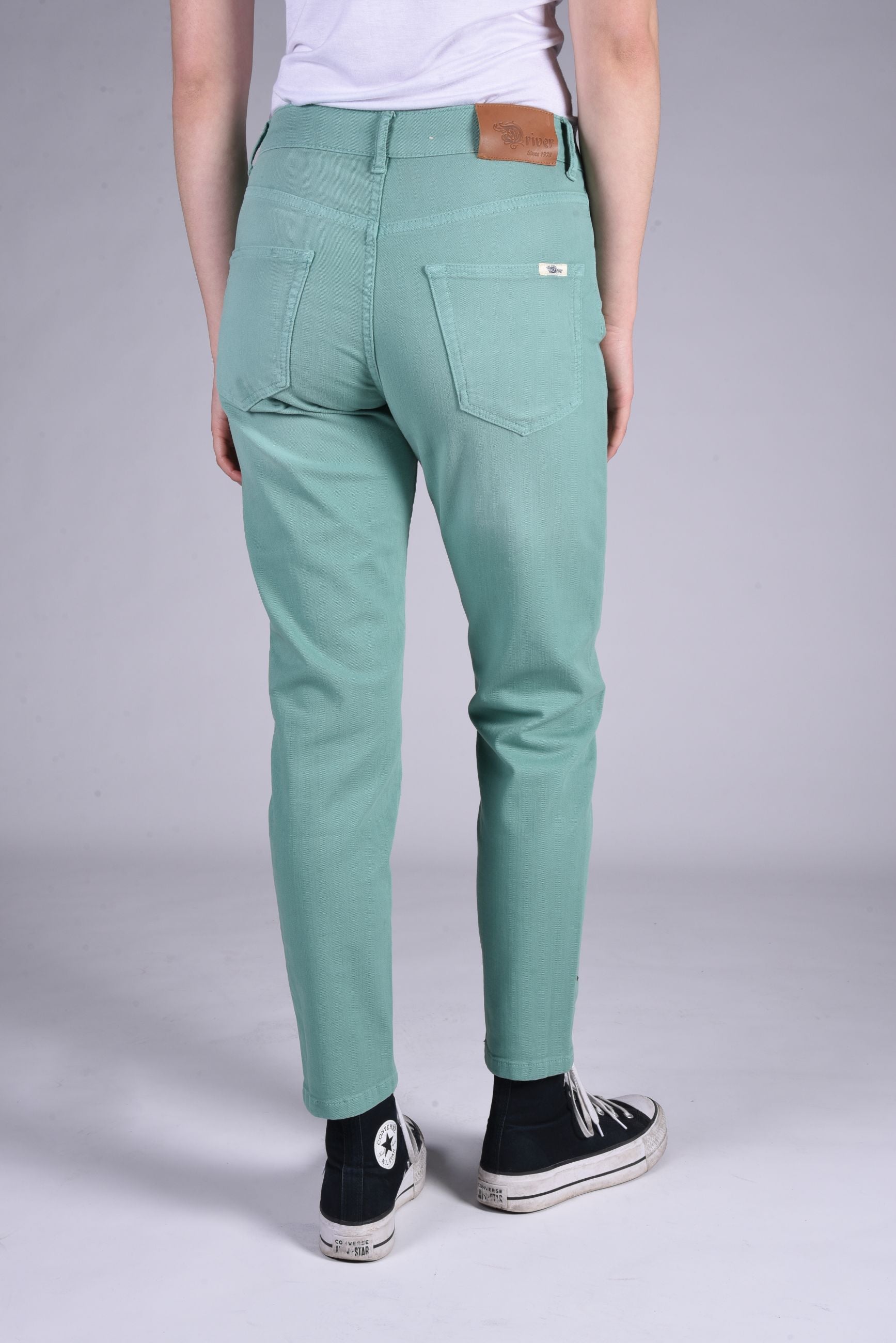 Kristie Mom Fit color denim