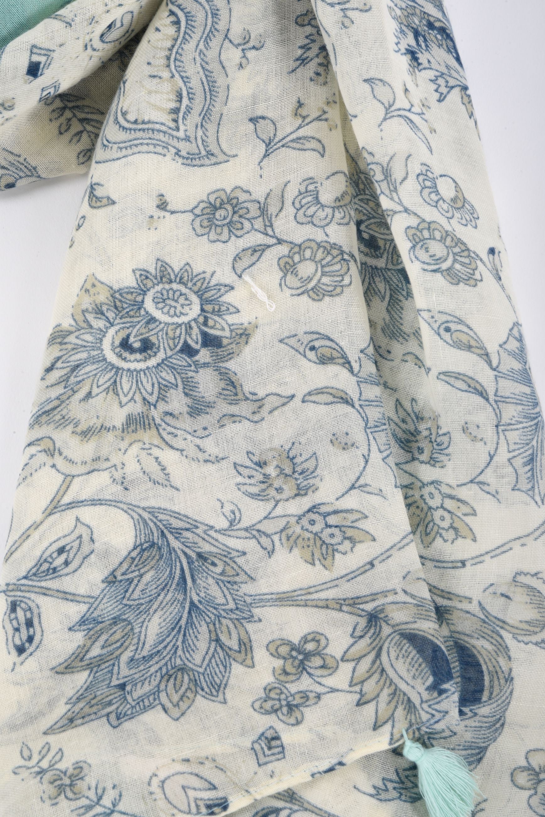 Selma Scarf flower