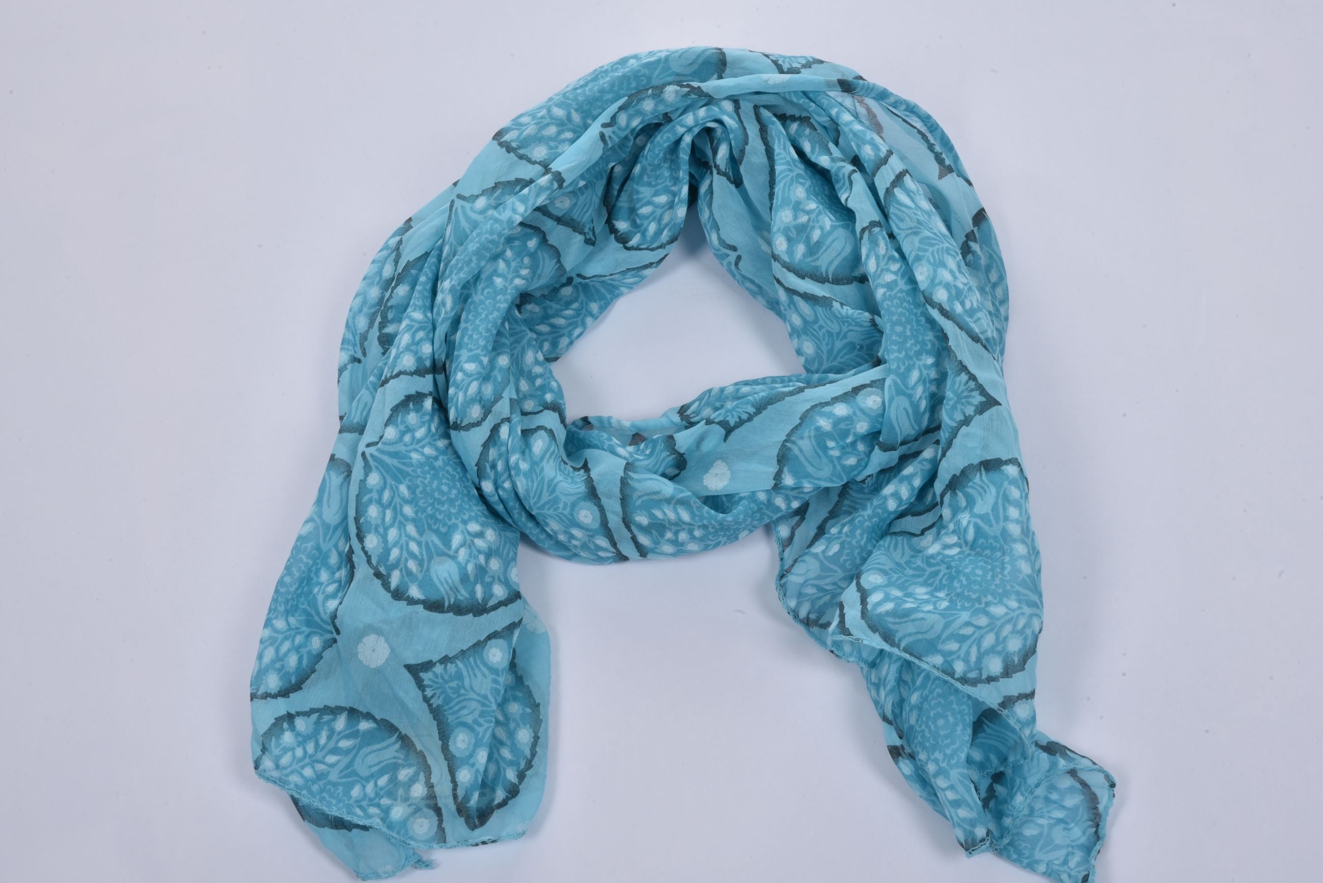 Sandie Scarf leafs