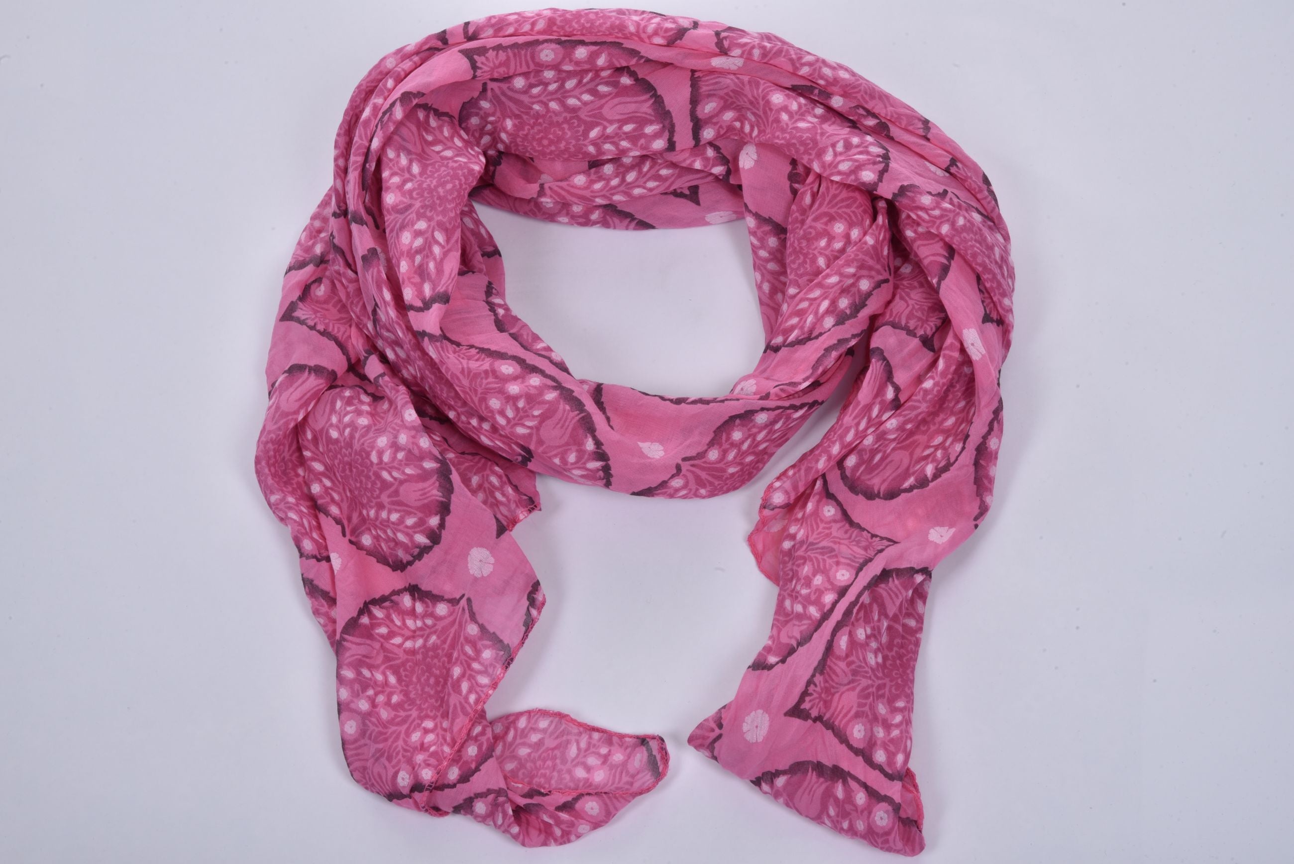 Sandie Scarf leafs