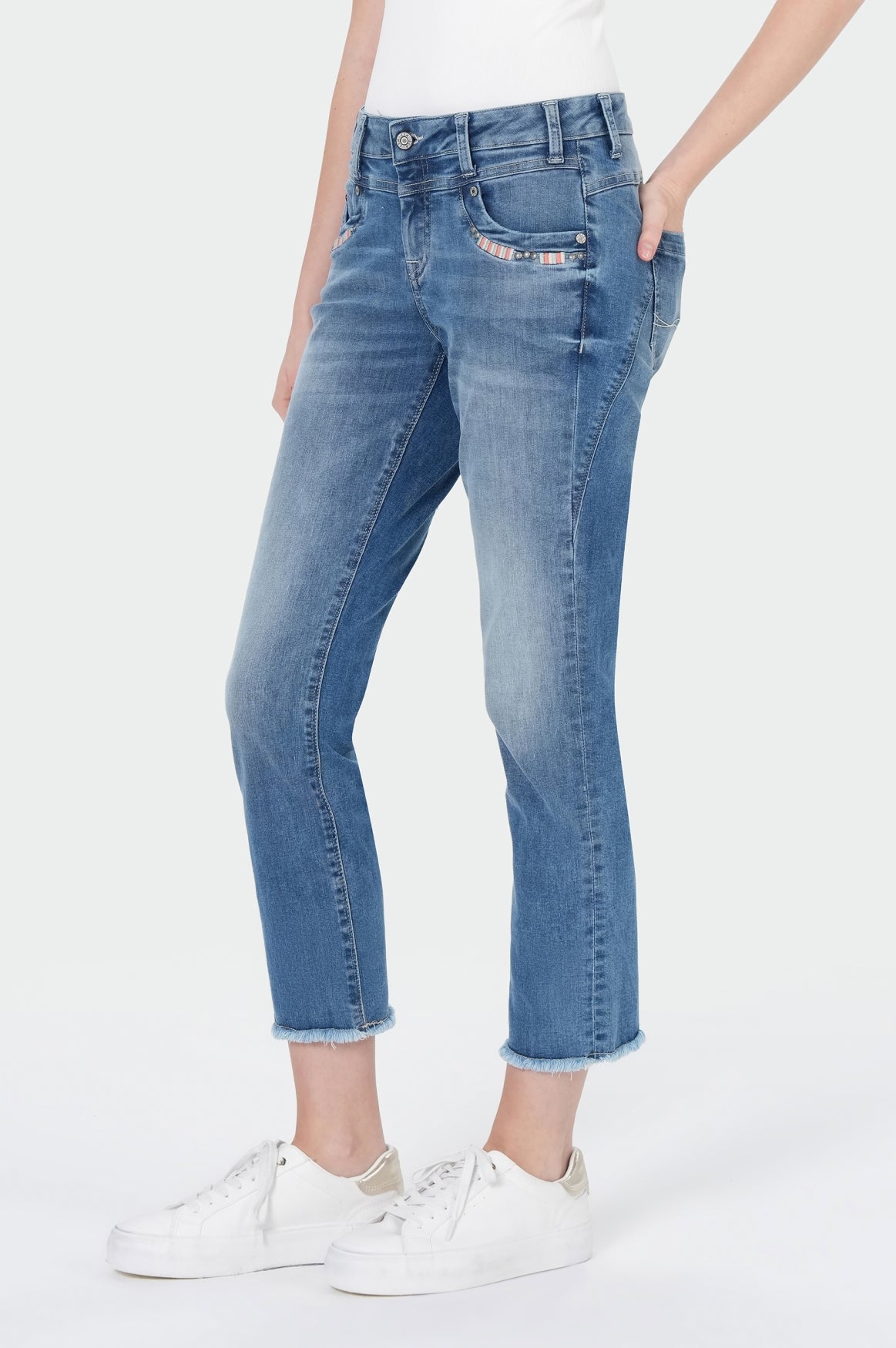 Rita Regular cropped