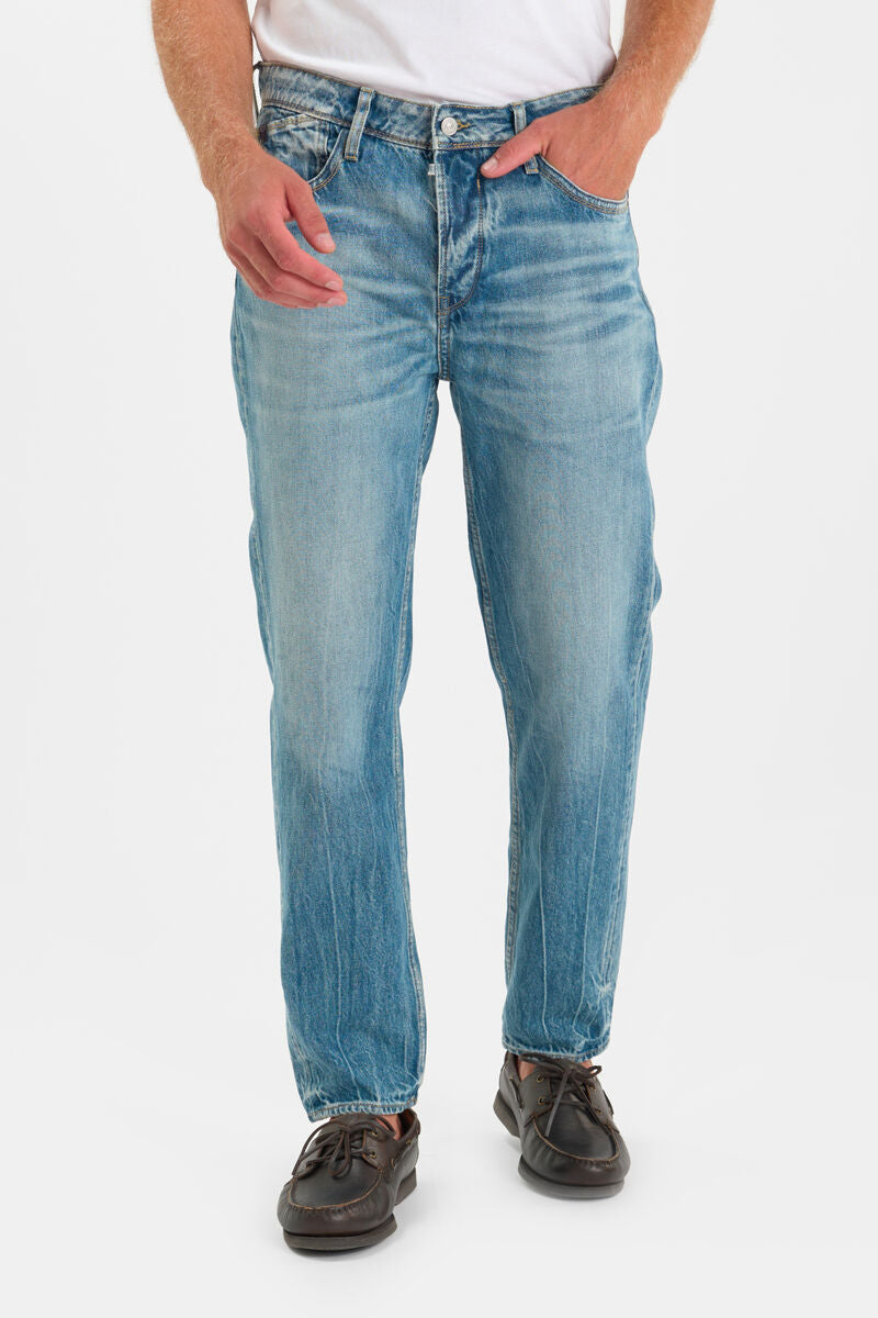 Kalevi Loose Fit tapered