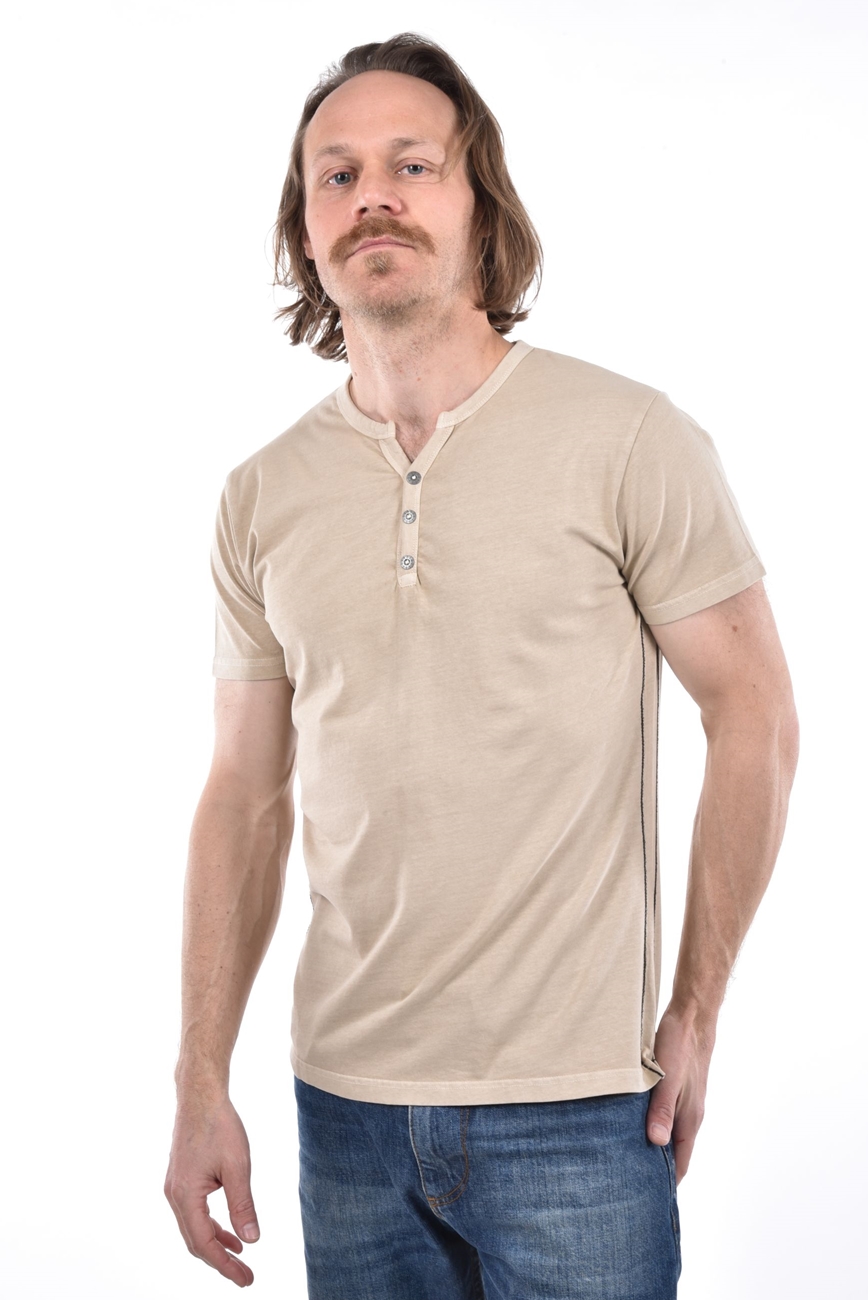 Brody T-Shirt special neck